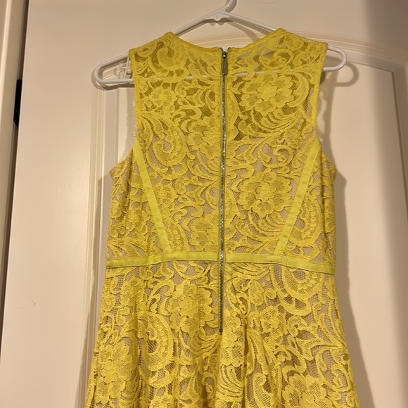 Lace yellow sundress size 4 - Picture 3 of 3